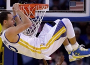 开云世界杯2026-爱德华兹狂飙40分如入无人之境，凯尔特人团队火力终结马刺连胜势头