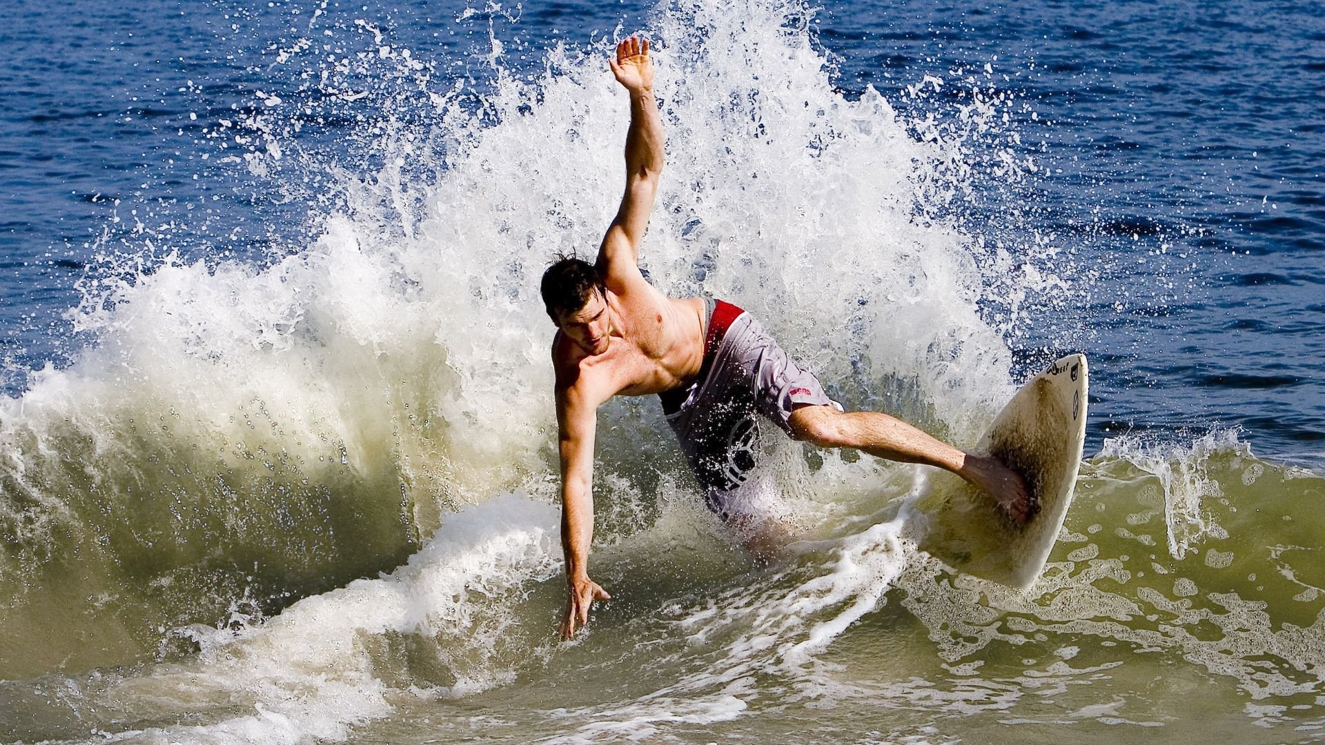 许昕关键制胜，奥地利队3-0碾压瑞典队，展现团队新格局